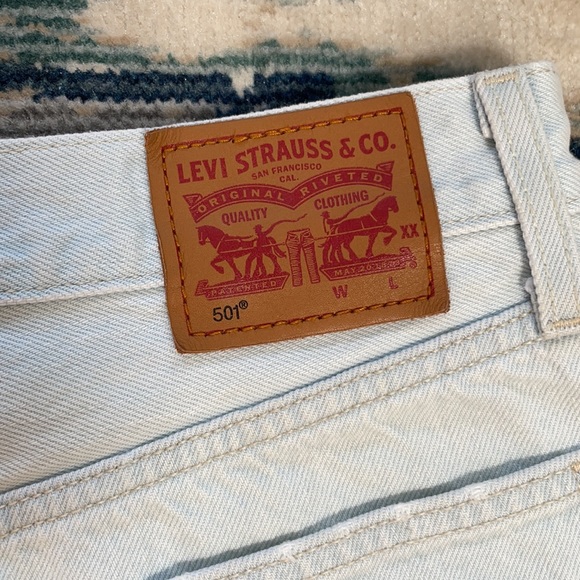 Levi’s 501 cutoff denim shorts - Picture 3 of 4